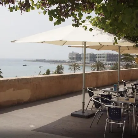 Beachfront Paradise Апартаменты *